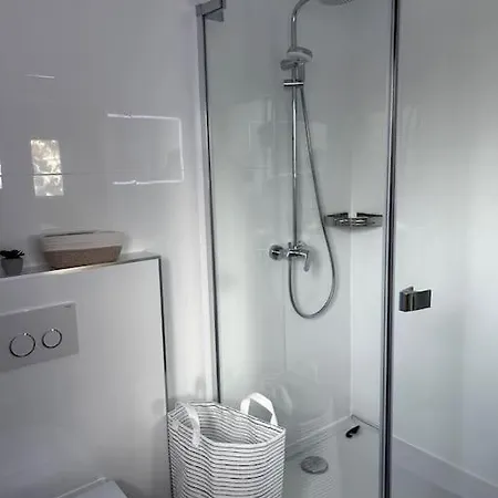 Vali 2 * Трогір