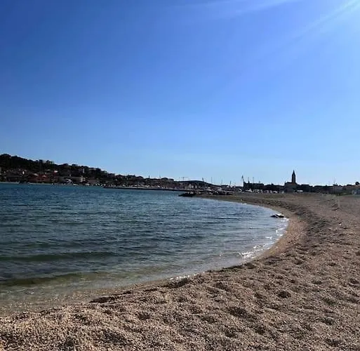 Vali 2 * 特罗吉尔