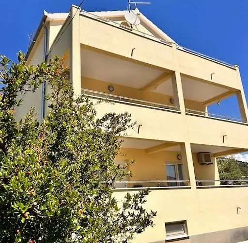 Appartement Vali 2 *